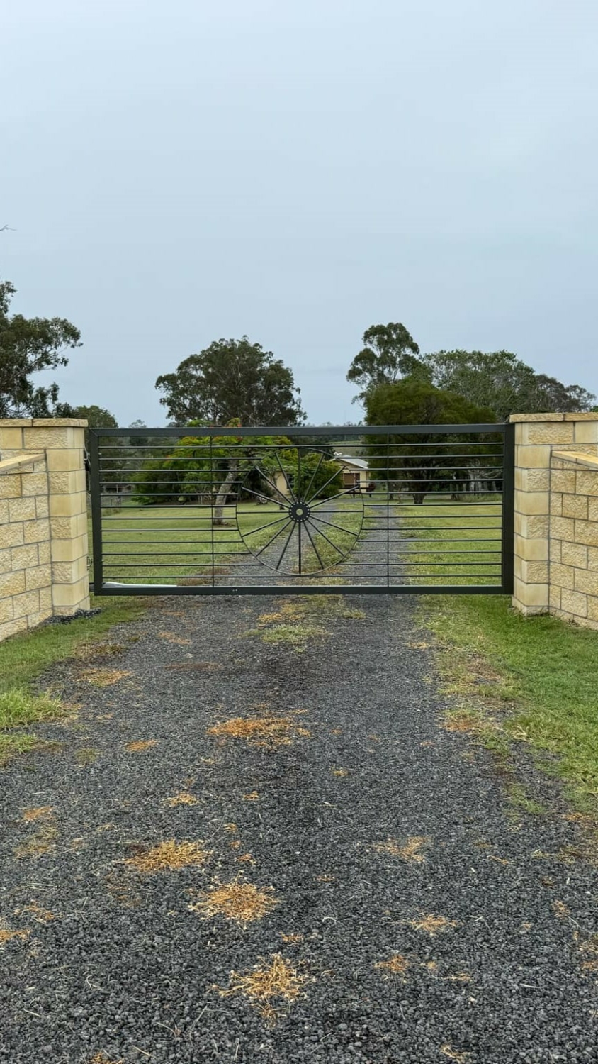 Shaking Gate Swinging Gates - Complete Barrier Solutions